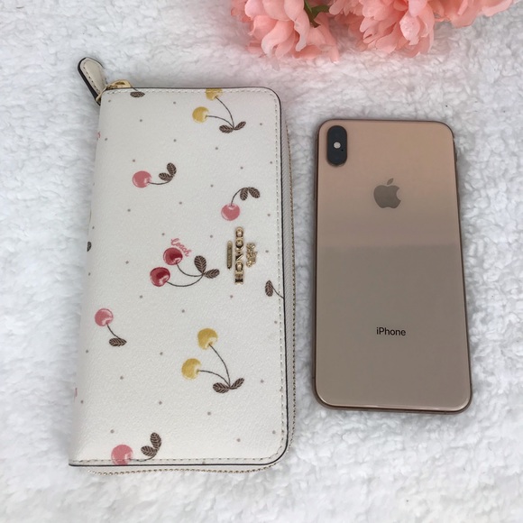 Coach Wallet Cherry Print - Picture 3 of 8